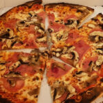 Pizzadela - Pizzería en Tudela AF1QipMeGwNYSFlMXX0Xti27gnrcVxR5xKnKDUc94yPB=w408-h413-k-no